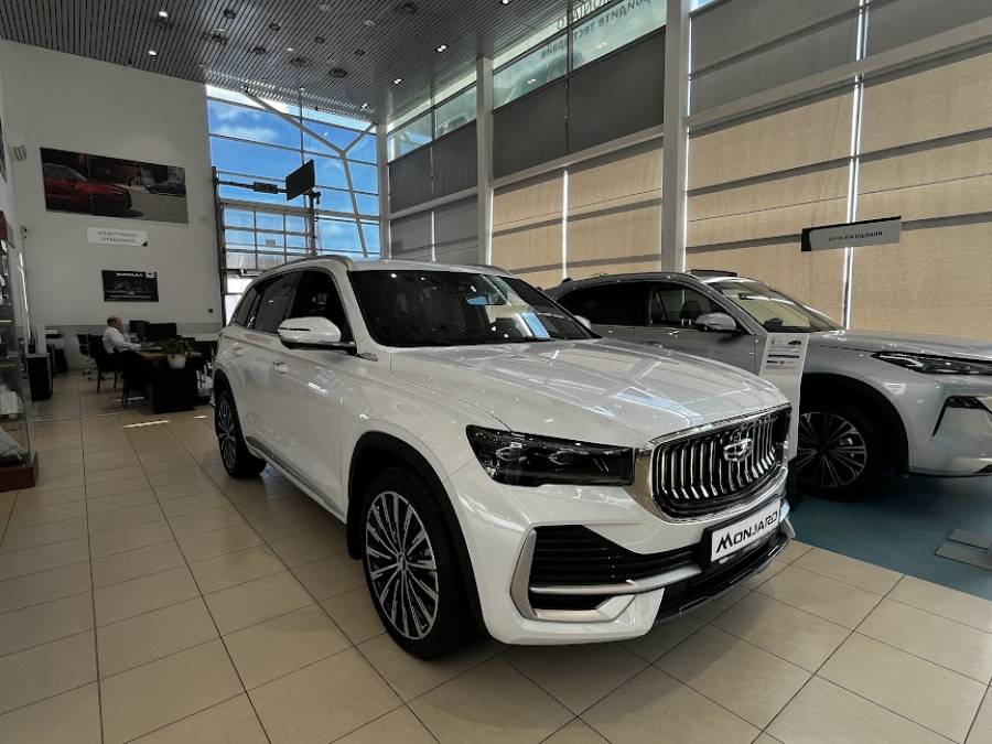 Автомобиль Geely Monjaro 