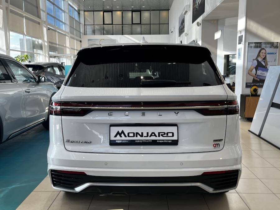 Автомобиль Geely Monjaro 