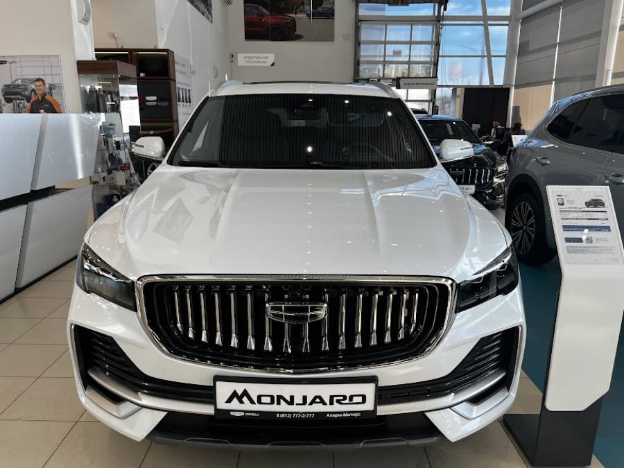 Автомобиль Geely Monjaro 