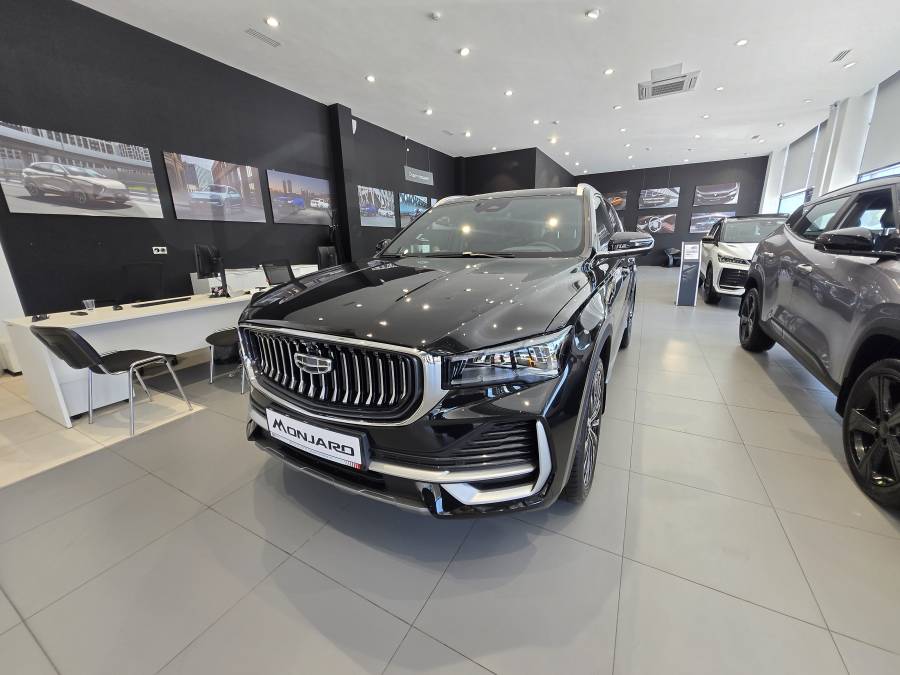 Автомобиль Geely Monjaro 